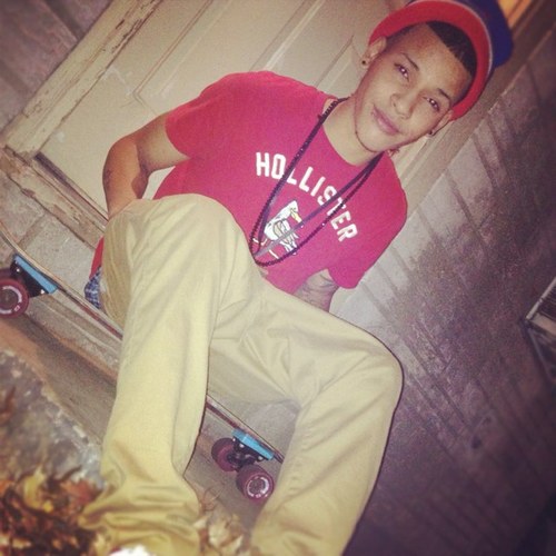 The real me.!!($.   And iff u tru/ss m3 Follow me, I follow back =•*