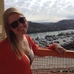 Sculley_A's profile picture. I like things that are neon and sparkly.