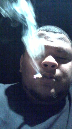 a cool laid bac ass nigga but wig splittin a hobby