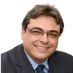 Advogado, pós graduado em Direito Público e controle municipal, lecionou Direito Empresarial na FG (Faculdade Guanambi). Atualmente, atua na área Eleitoral.
