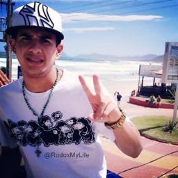 ㅤ   - ㅤ  Seu sorriso me faz sorrir @McRODOLFINHO . ㅤ  ㅤ  ㅤ  ㅤ  ㅤ  ㅤ  ㅤ  ㅤ  ㅤ  ㅤ   seguida & oficializada no dia 09/11/12 ㅤ  !