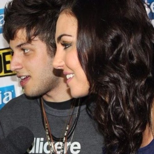 Quer saber sobre o show dos rebeldes no Espirito Santo? Então segue aqui que você vai ter todas as informações.FOLLOW-ME ..Since:30/04..Oficializado: @Beca_Cruz