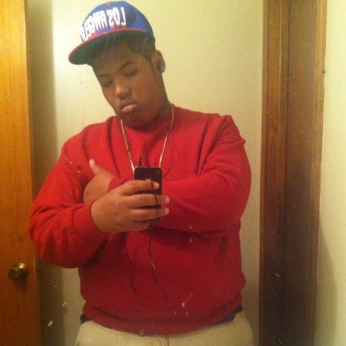 Whats up im jeremy, im 16, i play football for woodlawn high, 11th Grader, Class of 2014!! I love to play outside, and chill with friends