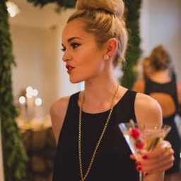 fashion obsessed coffee drinker with a pretty face and an even prettier heart. its the little things.