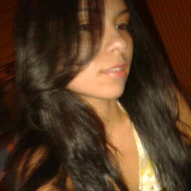 Nao sou do tipo de fikar sentada olhando e fingindo ser quem nao sou. Alias qse todo mundo faz isso!