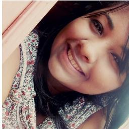 Menina sem frescura, sempre toma uma gelada, o assunto é futebol e ela tá atualizada ♪
http://t.co/XfNZ7OND