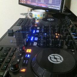 趣味でTranceを回します♪ 2022年も持ちましてSecond Life内でのDJ活動は引退しました。 趣味の範囲で更新していきます。https://t.co/lkM032ia0k https://t.co/auZaNaqeth