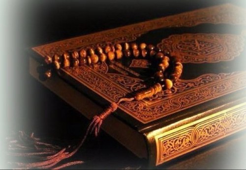 فضاءات تنبض لها القلوب .. على مقاعد طهر .. لا تخلو من لذة الذكر .. نفحات إسلامية ..