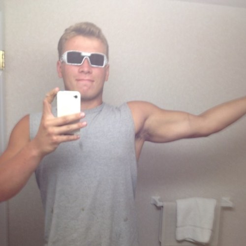 hero4you92's profile picture. 