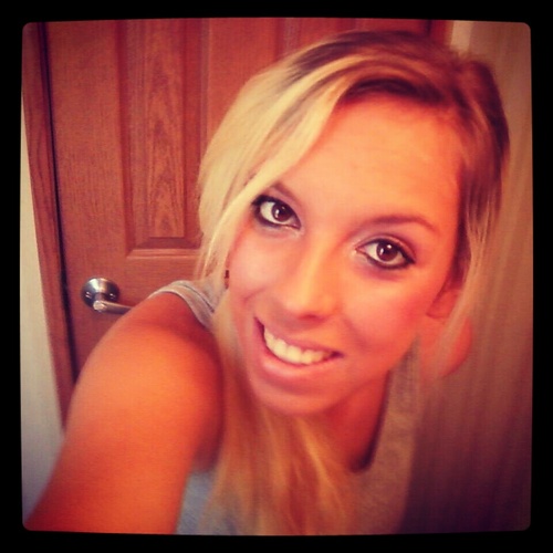 CreekGirl_Chels's profile picture. 18 years of lessons learned(: Engaged, Mommy, && Stepmommy(: