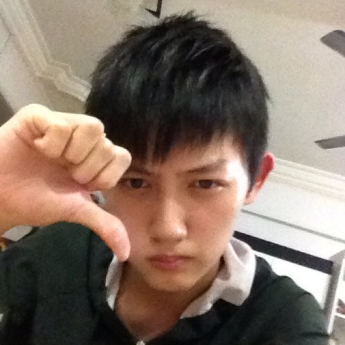 Hello~ Im here to make new friends ~ Nice to meet ya all :) ~ feel cool to follow me ~ love dance and sing ~ Im 180 ~ 62kg ~ Asian~ 17 years old ~