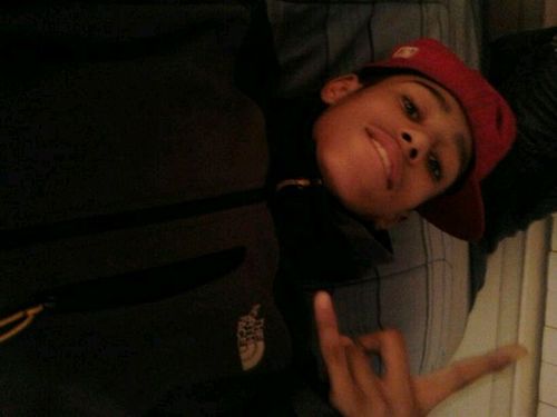 I am a nice guy . kind, single, and looking for the one 3 call me a soft nigga but i respect ladies and not treat dem like shit .