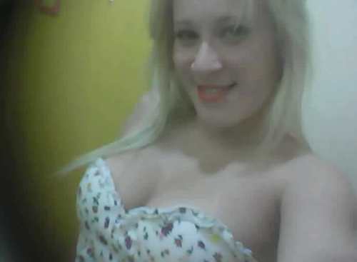 PryscilaOgawa's profile picture. (…) Porque é mil vezes mais fácil você
encontrar alguém que te julgue, do
que alguém que sente do seu lado e te
diga: “Eu te entendo”.