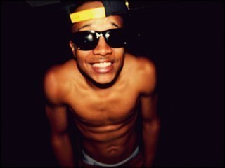 18. #Born&Raised in #Detroit
 #BlowLoudsAllDay #loveLife #Peace #Hope #Forever on Some Fly, We getting high Till we Die ! #TeamSingle #FollowMe ;)
- D.V.I 3