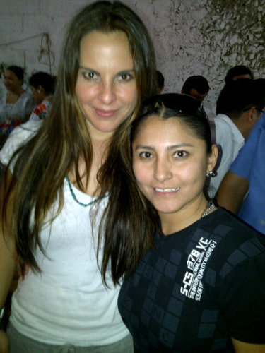 Lic. En TS, me encanta el softbol, y mi artista # 1 es nadamenos q kate del castillo