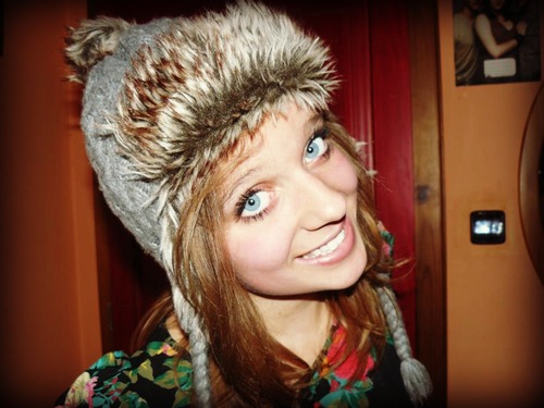 Hi, I'm from Slovakia and I'm ♥DIRECTIONER♥forever. I love Niall, Liam, Zayn, Louis and Harry  :) I want 1D to come to Slovakia :*