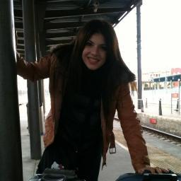 twitter para apoyar a la mejor cantante de españa @IolandaLaVoz :))