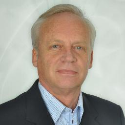 Economista, filiado ao PV/PR e secretário da Comunidade Evangélica Luterana de Curitiba. Já foi candidato a Vereador, Deputado Estadual e Senador pelo PV.