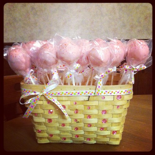 I make beautiful, delicious cake pops! 
E-mail me for orders at kaitlynscakepops@yahoo.com
Located in Sacramento, California