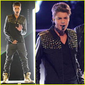 It would be really cool if my idols could follow me,but they can't SO!I'm gunna keep trying #neversaynever- @justinbieber follow me:) @SerenaBieberXx love her:p