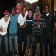Grupo É o que Tem é uma união de amigos que tem a musica como fonte de inspiração, com humildade e amizade vamos fazendo nosso pagodjé.. é desse jeito mulekin!