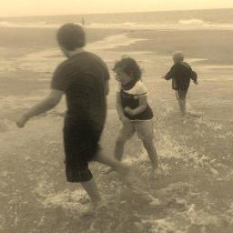 dedavid76's profile picture. Married, mother of 4, homemaker, entrepreneur with 1 grown, 3 homeschooled, teaching young entrepreneurship, fundraising, and loving Jesus...Thankful for life!