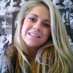 I'm eyelash tech around poole & bournemouth area, I love my job and long lashes