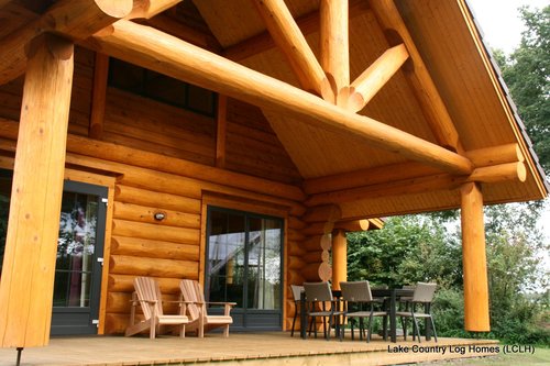 Lake Country Log Homes is family owned and has generations of family pride We build custom Handcrafted Log Cabin Homes using mainly Western Red Cedar Logs