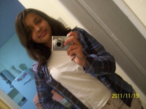 sou uma menina retardada que curte a vida pra caralhoo