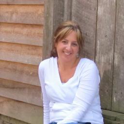 the1queenbee's profile picture. 