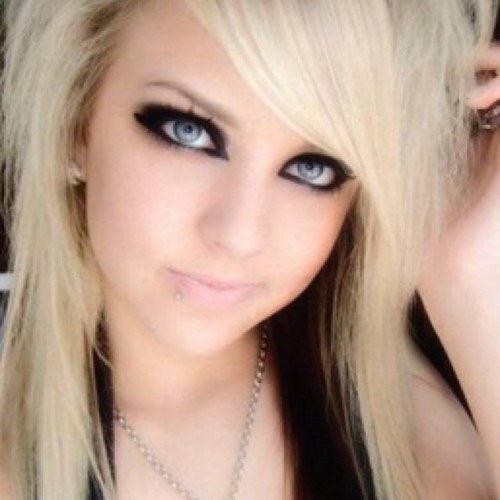 yo, im a musician/artist/singer/songwriter/guitarplayer/fungirl! follow me & i will follow you also! #teamfollowback #teamiphone