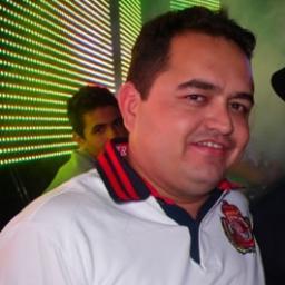 Sou Produtor de Eventos...
Bandas, som, palco, gride, ilumação, banheiros, geradores 180 kwa silenciados,produção.

Tudo para que seu evento seja um sucesso!