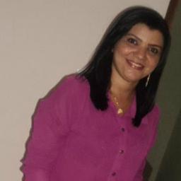 Paraibana,24 anos, natural de são bento,
amo minha família ,adoro filmes de comédia e romance e meus amigos são minha alegria.