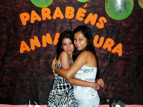 tenho 17 anos , rir ate doer a barriguinha hihi :3 , \me a vida , pois nascemos para amar , se alguem lhe pergunta o que fizestes da vida apenas diga AMEI