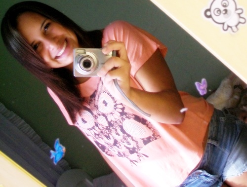 '  .  
Não gaste palavras pra viver de iludir seus sonhos tão raros com mentiras,não maltrate o coração que dedicou a seu sorriso com suas batidas  .♪