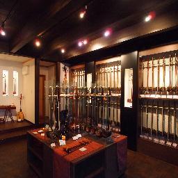 「二胡龍胡堂」は東京中野で営業している二胡の専門店です。
初心者用二胡から印度紫檀二胡などの高級品まで全国でもトップクラスの豊富な品揃えでお客様をお待ちしています。webショップもご利用いただけます。二胡教室併設。二胡の修理やメンテナンス、二胡演奏のご依頼もお気軽にお問い合わせください。
