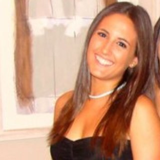 Estudiante de ADE. Amor incondicional por mis amigos y familia. Hago lo que me plazca en cada momento.