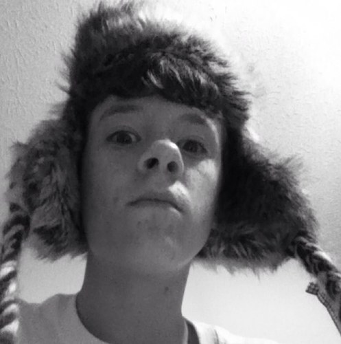 WaSuP eVeRyOnE my names dalton blake wilson im 13 years old i ride 4wheelers skateboard and play basketball. For my school guess thats it.:)