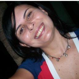 Apaixonada pela vida,pela minha família,principalmente mainha.Sou especialista na área de AEE.Sei quem sou e amo o que sou!Todavia vivo num processo evolutivo!