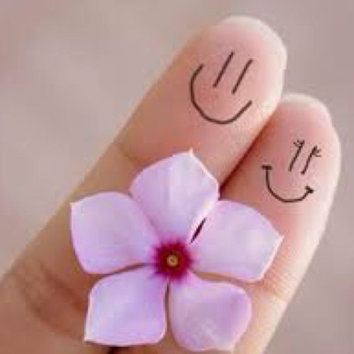 مُـنـيـرَةٌ حيثما أكون ...وحينما أحِل ... حجازية الأصلِ 💘،،،،، نجدية الهوى❤️