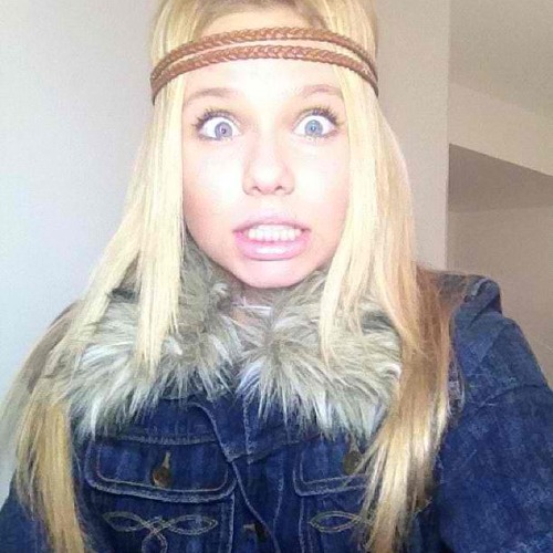 Alli is my Inspiration ,Fashion Icon,& Role Model
Taylor | 15
One Direction- 4/5
Little Mix- 2/4
Kendall Jenner Follows