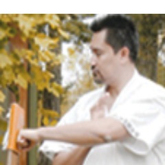In 1996, Sensei Jimmy Mora founded the Shinjinbukan New York Branch. In 2007, he established the Shinjinbukan Foundation.