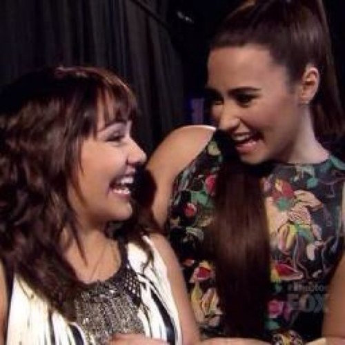 Demetria Devonne Lovato is the queen #QueenD Love her with everything inside of me. Once a Lovatic, Always a Lovatic. 3