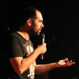 Fac stand up comedy in Club99. 
Am fost la Deko. 
Nu mai sunt acolo. 
Nici Deko nu mai e acolo.