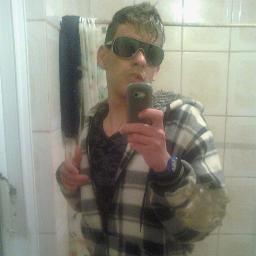 Dizem que amor só se tem quando tem sorte
na vida duas coisas são certas, o amor é morte!!!By:Batutinha 
mauricio_fagundes_13@hotmail.com