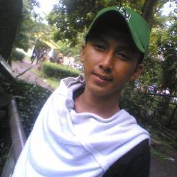 selalu tersenyum walau tersakiti :)