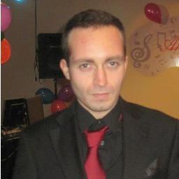 Aspirante idiota. Io sono fico, voi no.