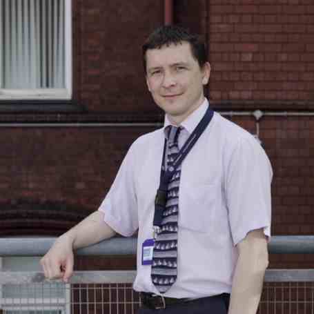 MRI physicist, Clinical Scientist and researcher working to improve non-invasive diagnosis for better healthcare...