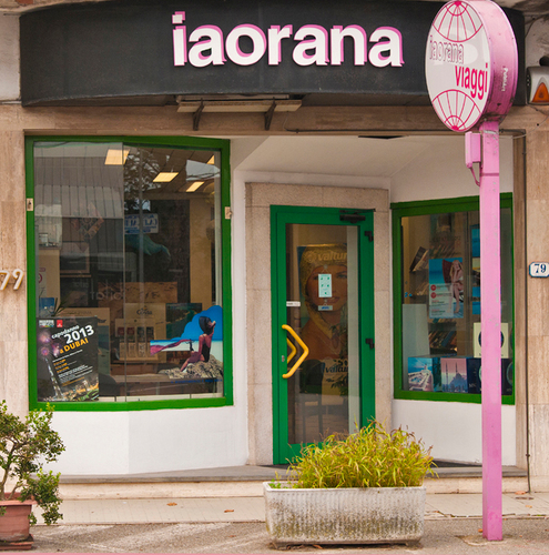 Agenzia di viaggi/Travel agency