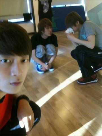 윤두준 장현승 용준형 양요섭 이기광 손동운(((SO BEAST♥)))